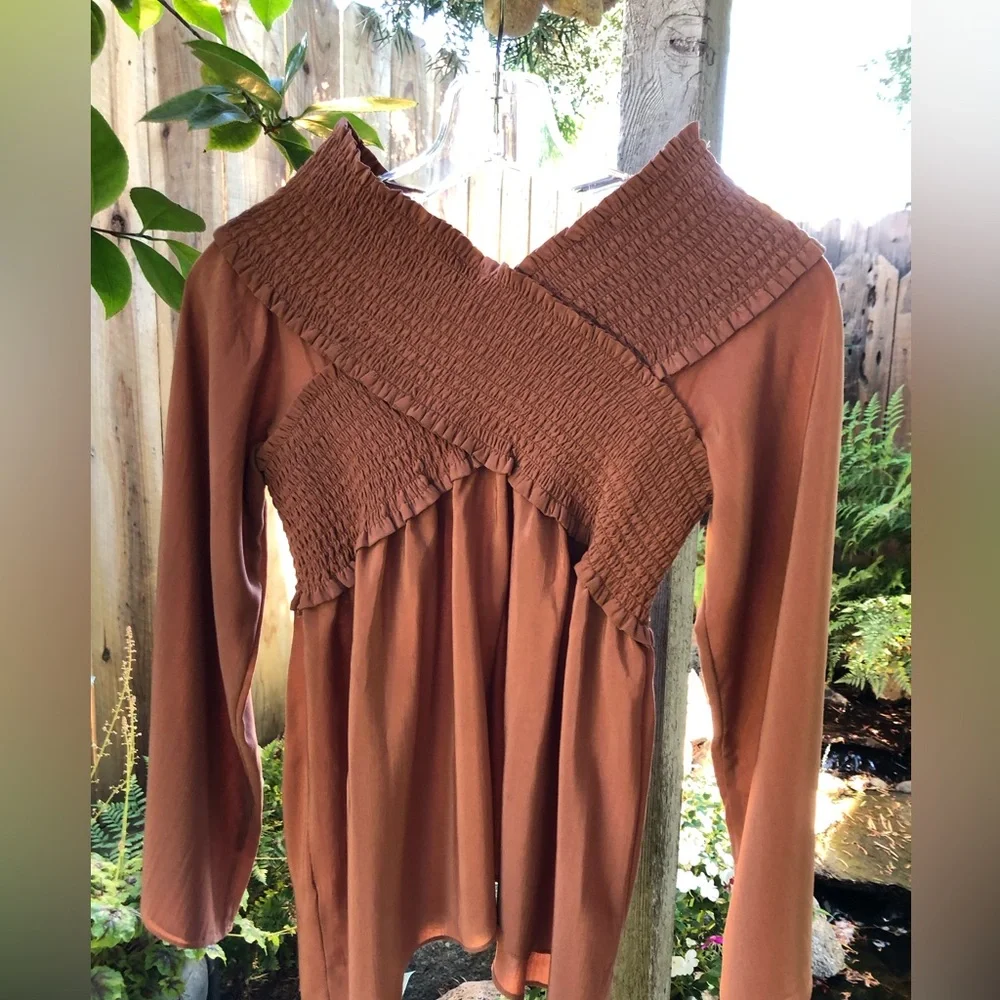 Flawless Smocked Stretch Off the Shoulder NWT 3/4 Sleeve Top size S - Picture 4 of 7